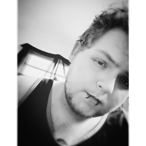 Meet your Posher, Alex - Picture 1 of 1